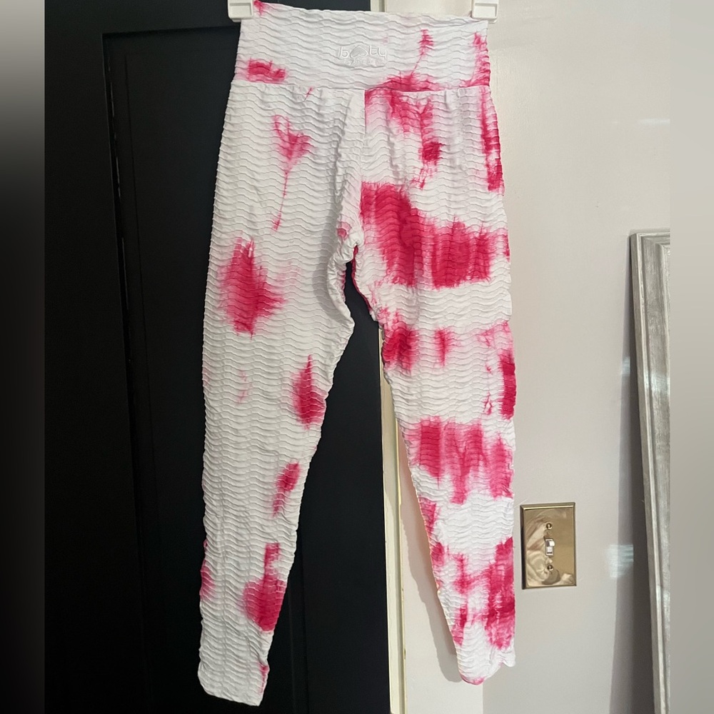 Booty by Brabants original pink and white tie dye. One size fits most
